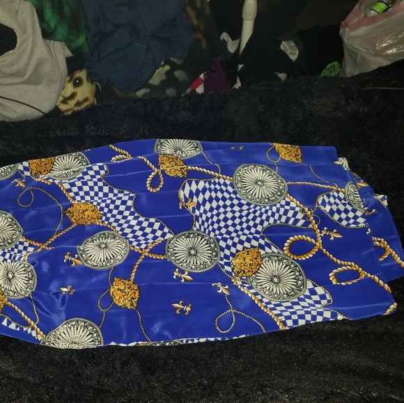 Plus Size Shoulder Padded 2 piece top and skirt - Picture 5 of 5